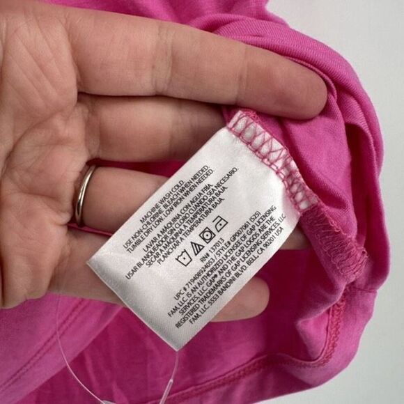 NWT Gap Relaxed Fit Barbie Pink T-Shirt Size Small Oversized  Stretch - Picture 5 of 9